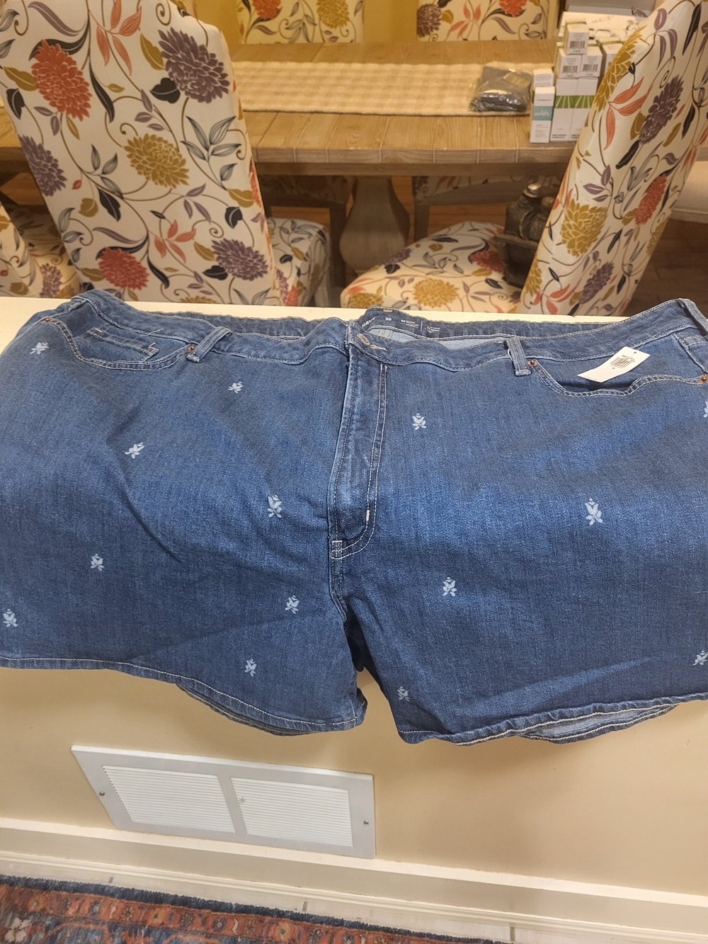 Old Navy Medium Blue Denim Jeans with Contrast Stitching Curve Size 30
